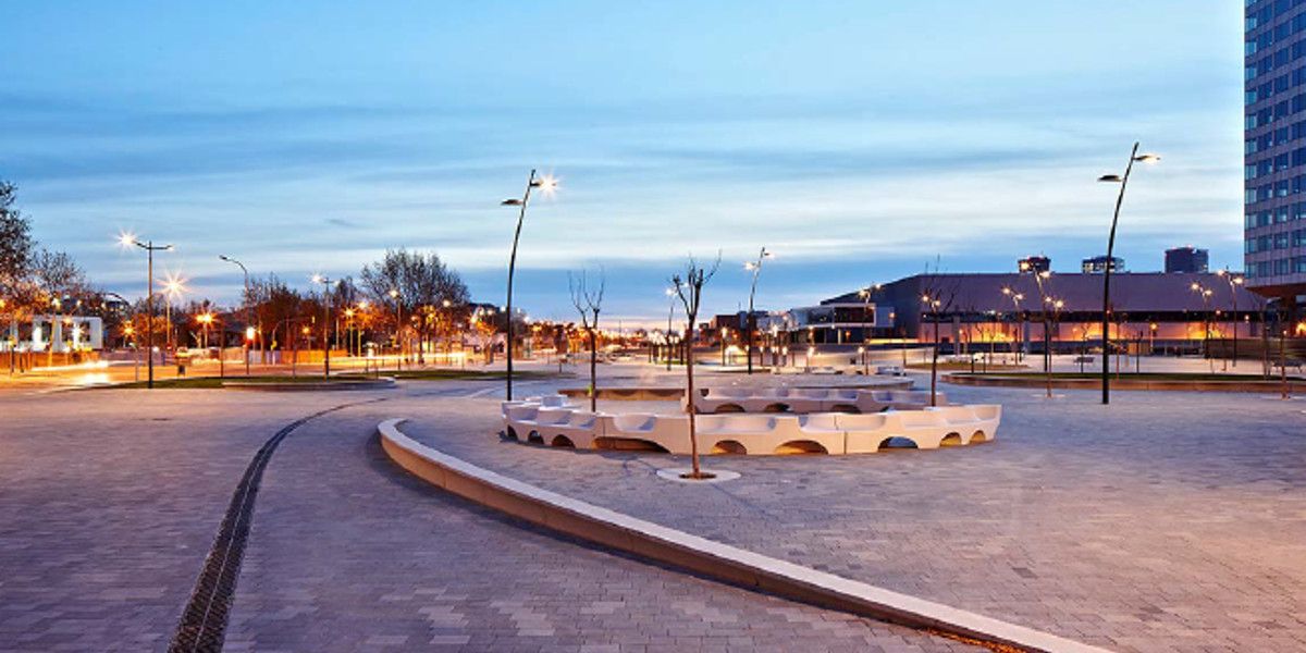 Paseo Zona Franca urban landscaping. Barcelona